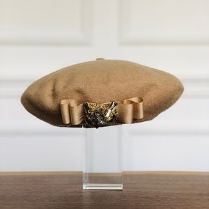 Brown Beret customized with a handmade brownribbon